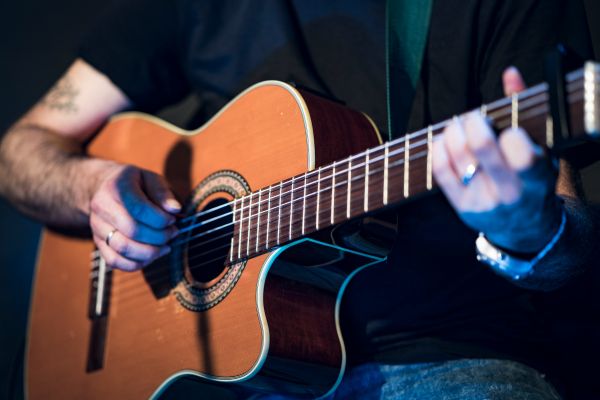 Cours de guitare à Béthune : Débutants à expérimentés